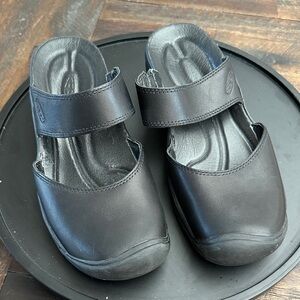 Keen Black Women's Slip on shoes size 7.5